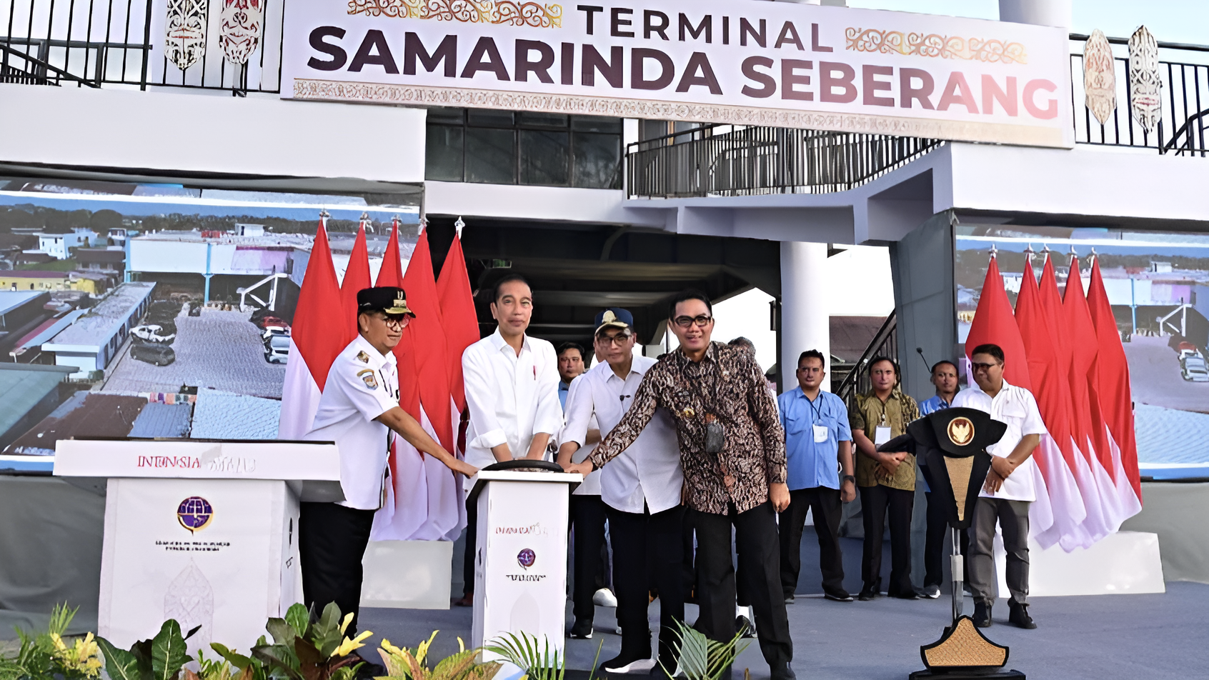 Presiden Joko Widodo (Jokowi) meresmikan Terminal Samarinda Seberang.