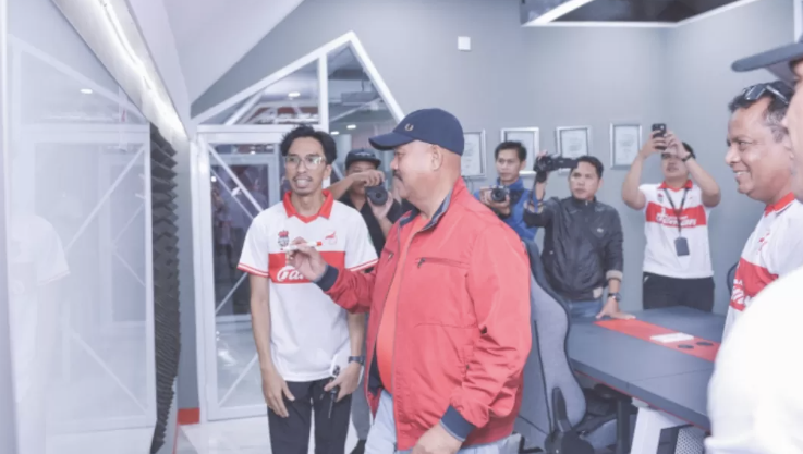 Foto: Bupati Kukar, Edi Damansyah Resmikan E-Sport Game Room.
