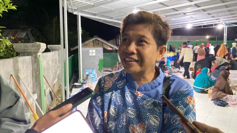 Foto: Lurah Bukit Biru, Sri Herlinawati.