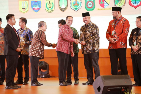 Foto : Bupati Kutai Kartanegara, Edi Damansyah.
