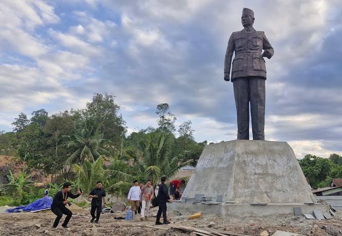 Foto : Potret pembangunan monumen Bung Karno di Sangasanga, Kukar.