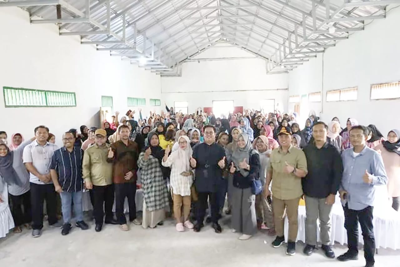 Foto : Wakil Bupati Kukar Rendi Solihin usai melakukan diskusi dengan para pelaku UMKM di Aula Kelurahan Sarijaya.