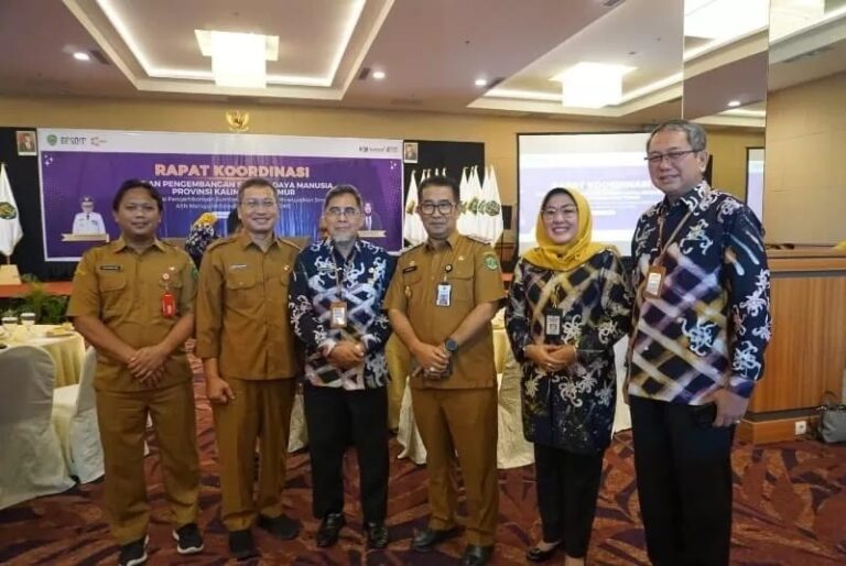 Foto : Dafip Haryanto (dua kiri) ikuti Rapat Koordinasi bersama Pj Gubernur Kaltim Akmal Malik beserta perangkat daerah Pemprov Kaltim dan BKPSDM Kabupaten/Kota se-Kaltim.