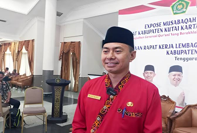 Foto : Camat Kota Bangun Darat, Julkifli.
