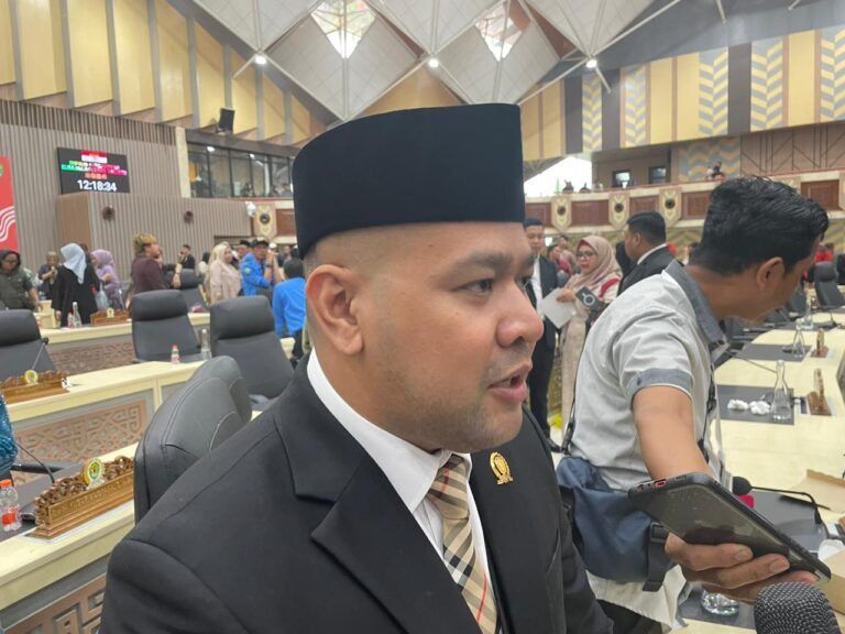 Caption: Akhmad Reza Fachlevi