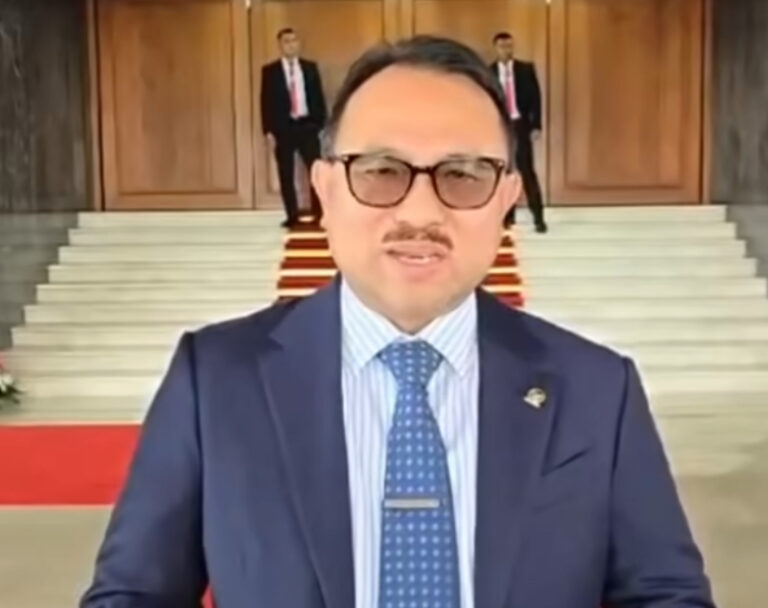 Caption: Sultan Banjar, Khairul Saleh.