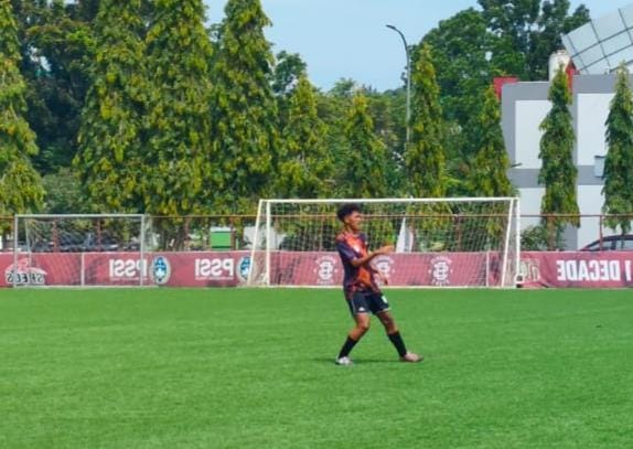 Ujicoba Tim Pra Popnas Kaltim dengan tim Borneo FC Junior di Borneo FC Training Center, pada Sabtu (26/10/2024).
