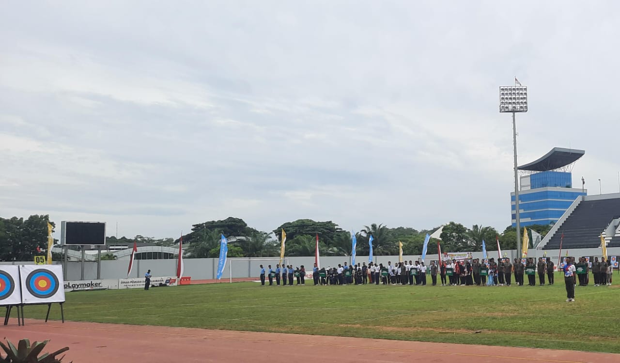 Pembukaan Kejuaraan Nasional Panahan Piala Panglima TNI 2024 berlangsung meriah di Stadion Gelora Kadrie Oening, Samarinda, pada Jumat (1/11/2024).