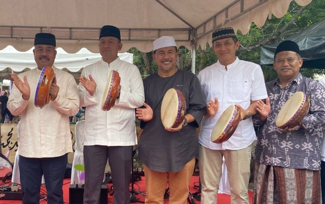 Bupati Kutai Kartanegara (Kukar), Edi Damansyah, secara resmi membuka kegiatan "Lorong Ramadhan" di kawasan Masjid Agung Sultan. (Ist)