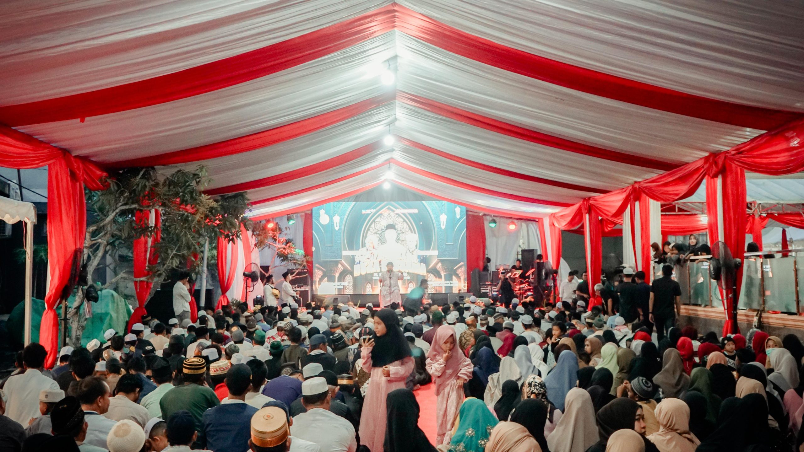 Foto: Suasana Kemeriahan Buka Bersama di Kediaman Wakil Bupati Kukar, Rendi Solihin.