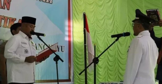 Bupati Kutai Kartanegara (Kukar), Edi Damansyah, secara resmi melantik Aris Bintoro sebagai Penjabat (Pj) Kepala Desa Makarti, Kecamatan Marangkayu. (Ist)