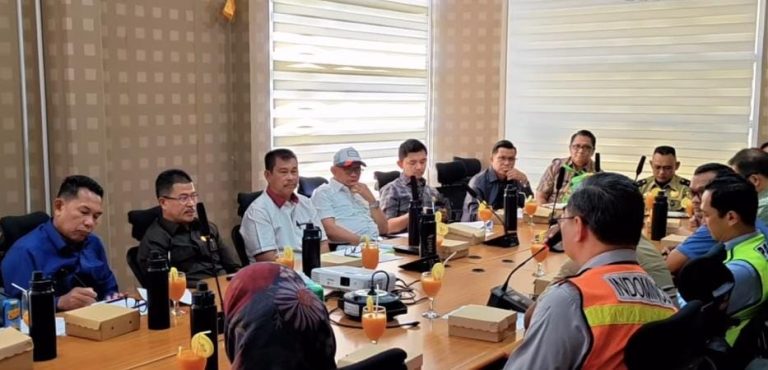 Kunjungan kerja Komisi IV DPRD Kalimantan Timur ke PT Indominco Mandiri (IMM), PT Energi Unggul Persada (EUP), dan PT Kobexindo Cement (ist)