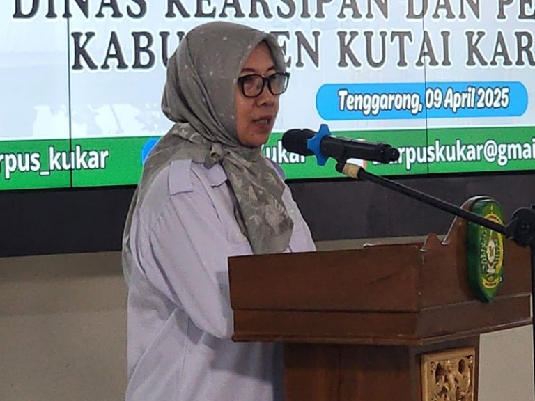 Resmi Menjabat Plt Kepala Diarpus Kukar Rinda Desianti, Fokus pada Penataan Administrasi dan Rencana Depo Arsip.