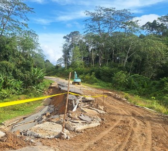 Akses jalan yang terputus di Kabupaten Mahulu