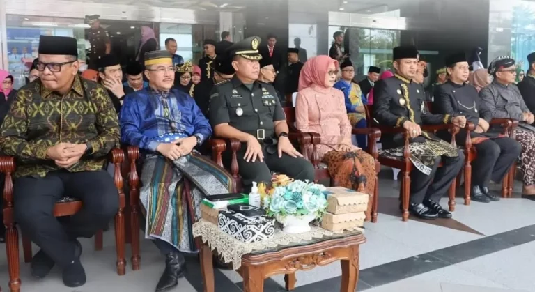 Peringatan Hari Pendidikan Nasional 2025 bertempat di halaman kantor Gubernur Provinsi Kalimantan Timur (ist)