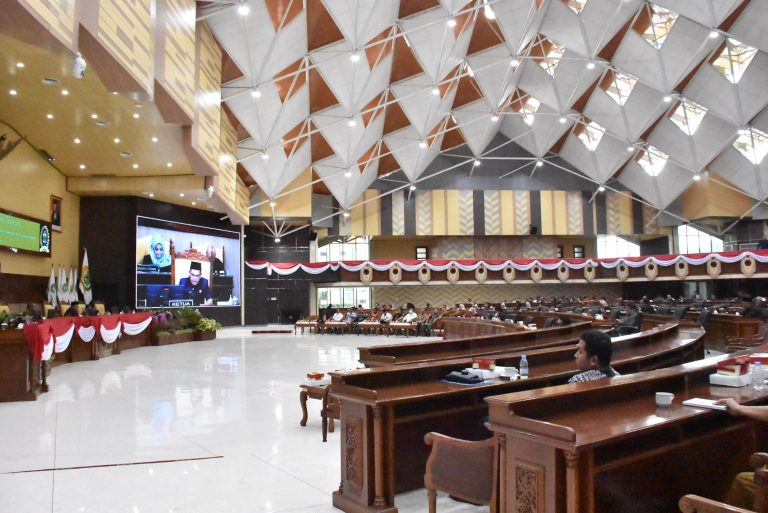 Suasana Rapat Paripurna DPRD Kalimantan Timur membahas enam Rancangan Peraturan Daerah (Ranperda) baru (Ist)