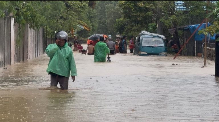 Foto: Banjir Besar di Kukar Genangan meluas hingga kawasan yang jarang terdampak sebelumnya.