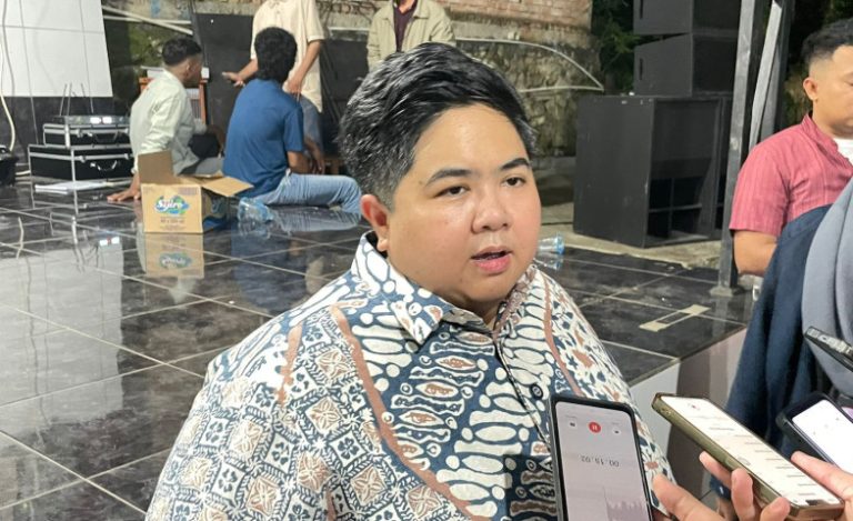 Ananda Emira Moeis, Wakil Ketua II DPRD Kaltim saat diwawancara awak media. (ist)
