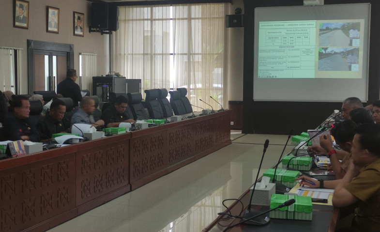 Rapat kerja bersama Bidang Bina Marga Dinas PUPR-Pera Kaltim pada Senin, (19/5/2025) (ist)